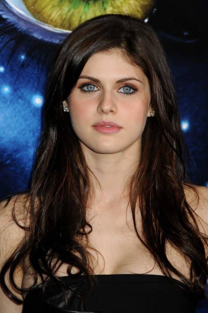 Beautiful Celebrities with Blue Eyes - SparkViews
